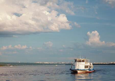 Cruise on the river, Photo by larionov website Pixabay 