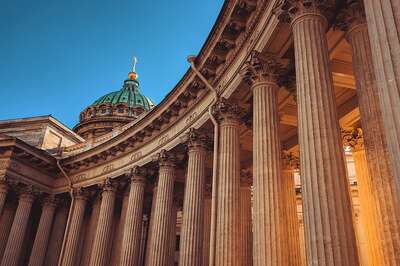 Kazan Cathedral, Saint Petersburg, Russia
Photo by Vadim Babenko on Unsplash