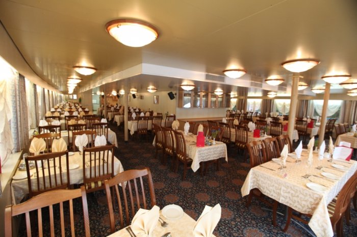 MS Zosima Shashkov, restaurant