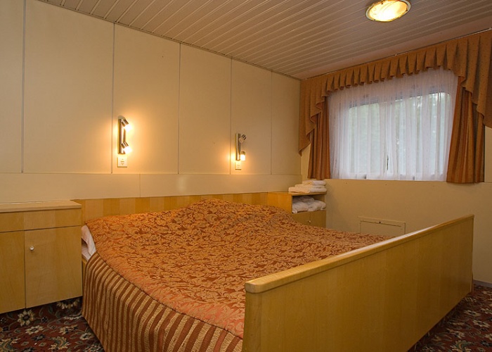 MS Krasin 3* suite cabin bedroom