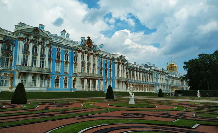 5 Russian Palaces Not to Miss-Amber room