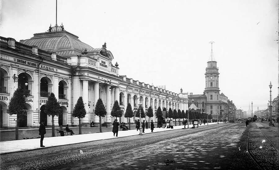 Gostiny Dvor, St Petersburg