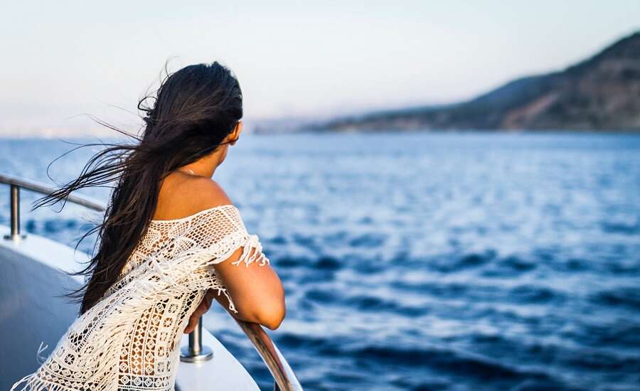 What can you see on a St Petersburg to Moscow cruise?