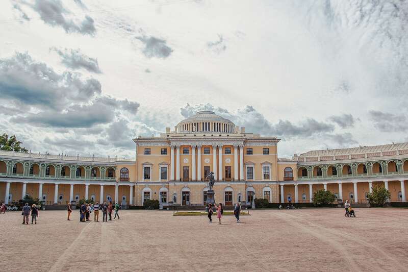 Pavlovsk, Tsar Pauls stronghold