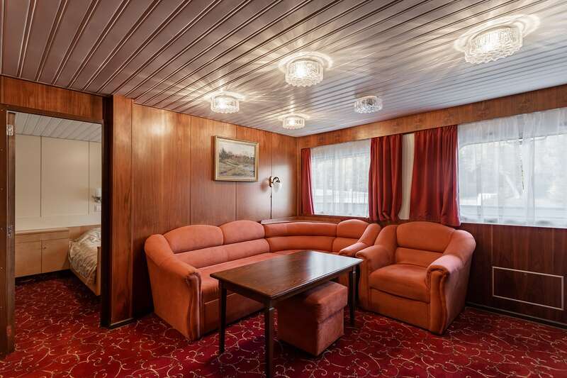 MS Georgy Chicherin suite cabin