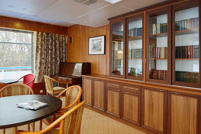 MS Princess Anastasia library
