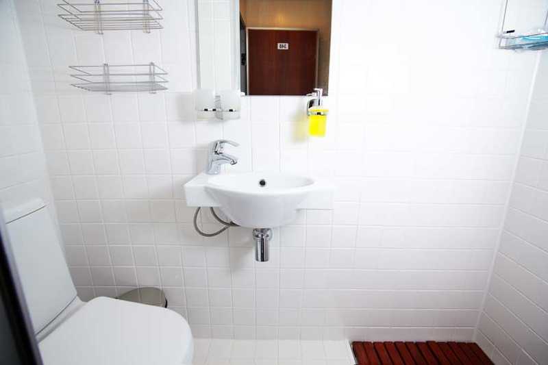 MS Rublev cabin bathroom