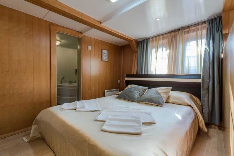 MS Imperia suite on the main deck