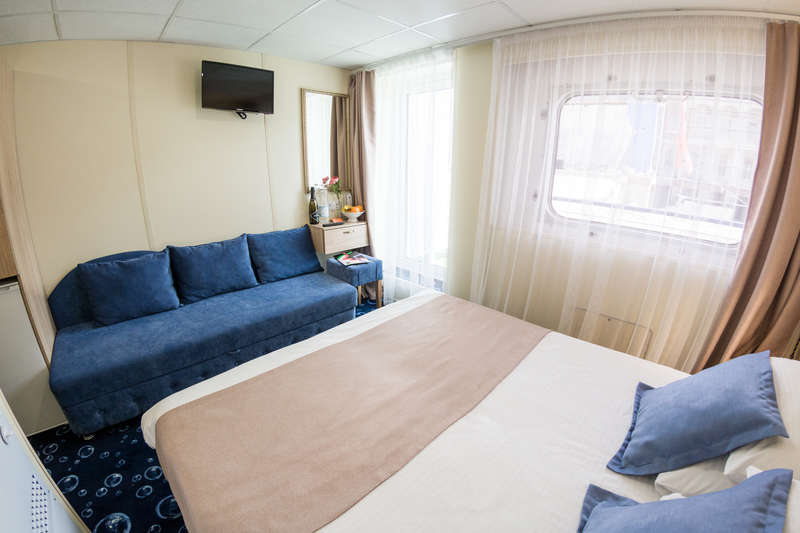 MS Crucelake deluxe cabin with a balcony on boat deck