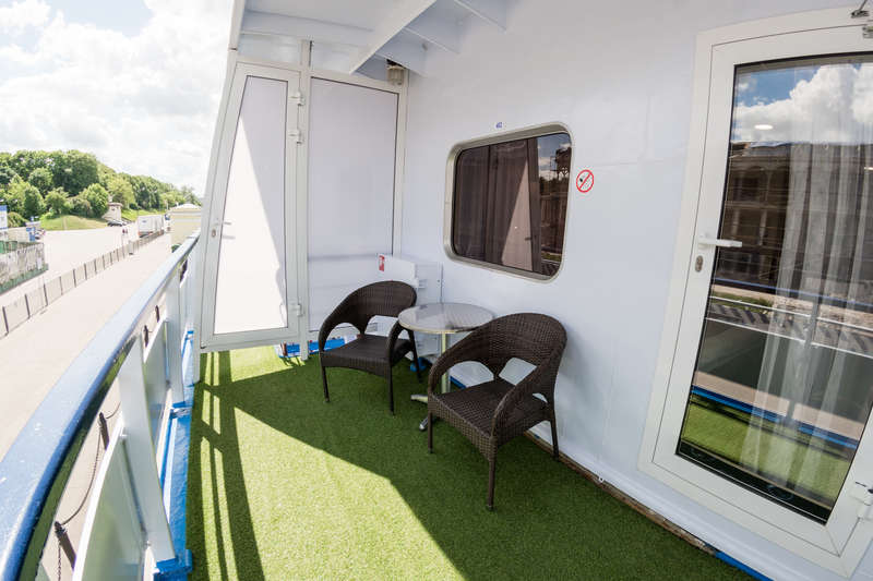 MS Crucelake deluxe cabin balcony on boat deck