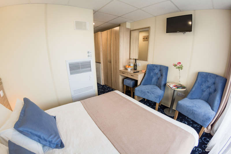 MS Crucelake deluxe cabin on boat deck