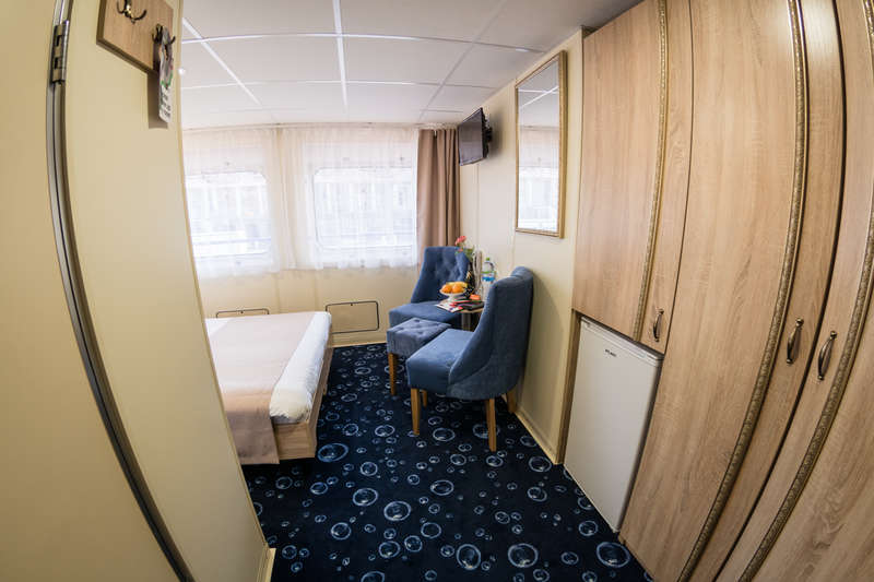 MS Crucelake deluxe cabin on boat deck