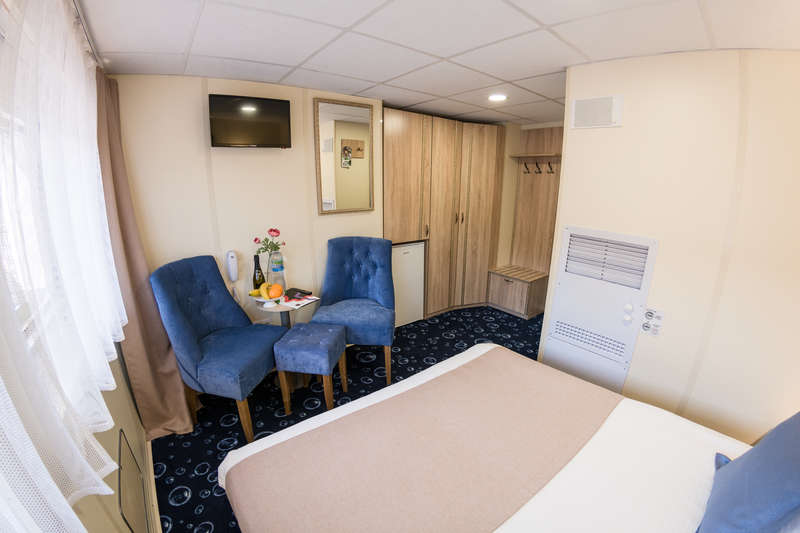 MS Crucelake deluxe cabin on boat deck