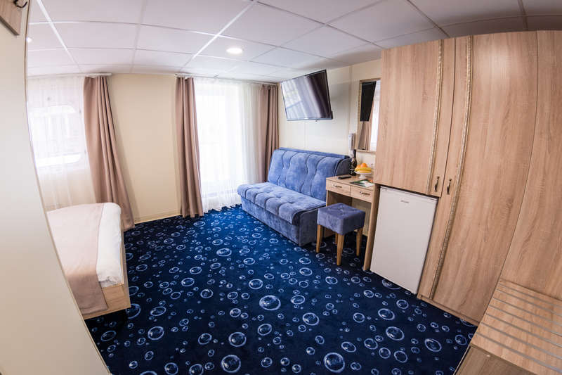 MS Crucelake junior suite with balcony on boat deck