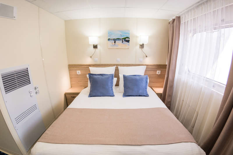 MS Crucelake junior suite with balcony on boat deck