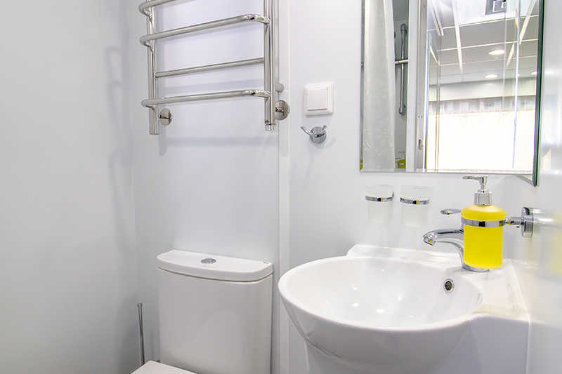 MS Kronshtadt deluxe main deck cabin cabin bathroom