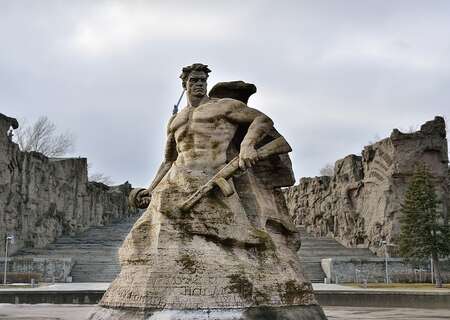 Monument in Volgograd, Russia
Photo by Vladimir Fill website Pixabay